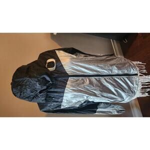 Flawless Nike Impermeable light weight jacket RARE silver black M